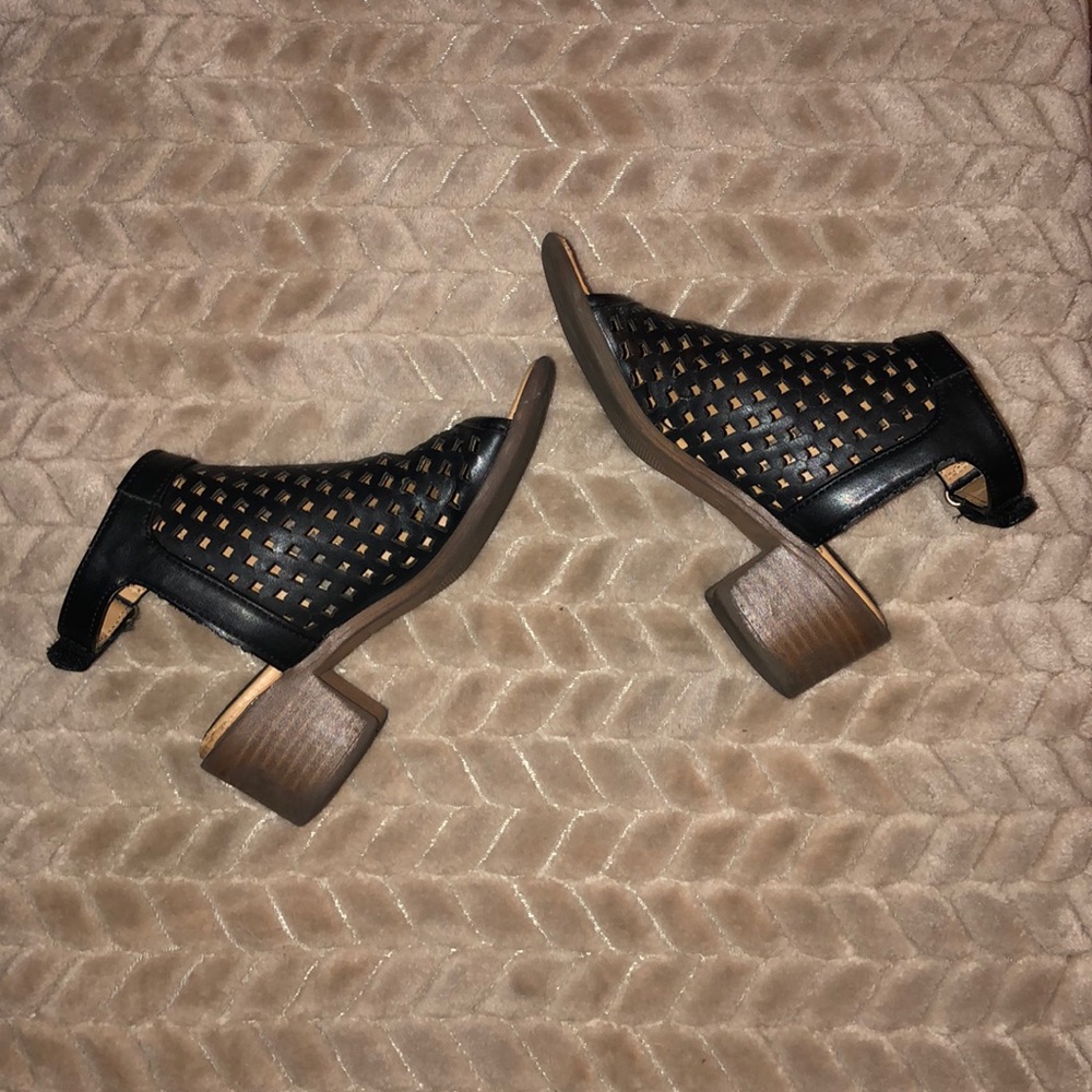 Nine West little girl sandals